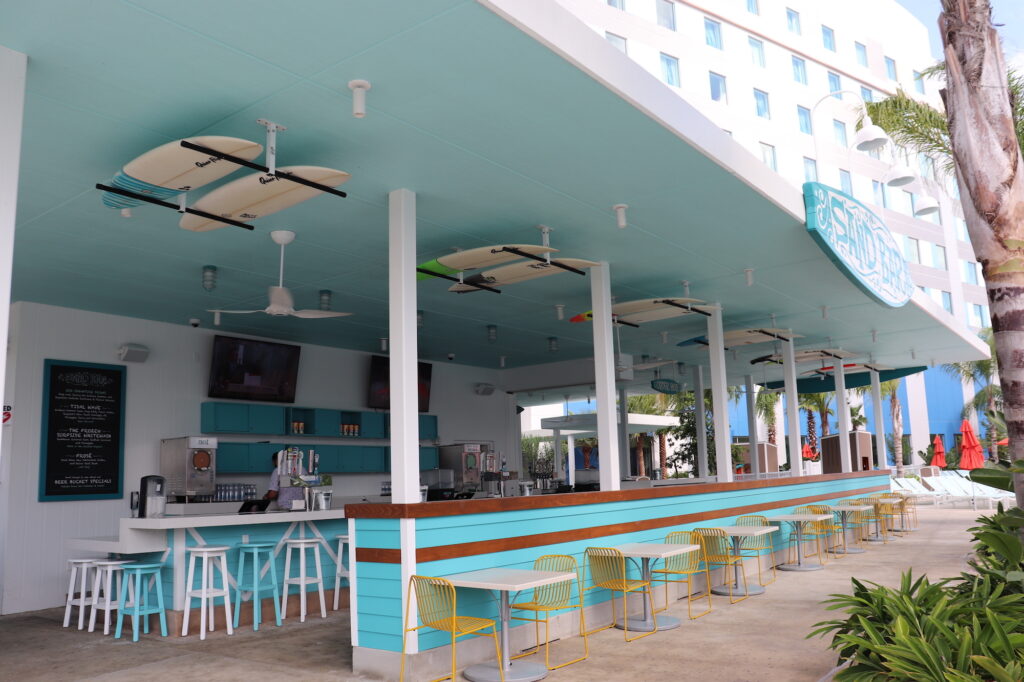 Sand Bar at Universal's Endless Summer Resort - Surfside Inn and Suites